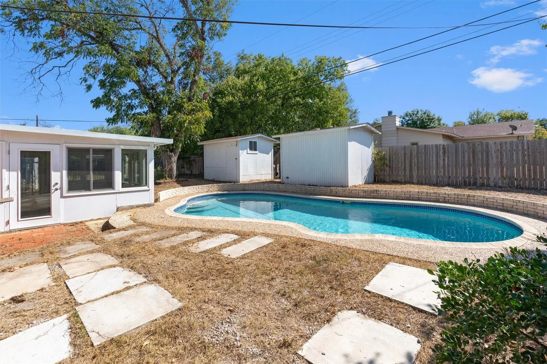 Photo of 7009 Miranda DR
