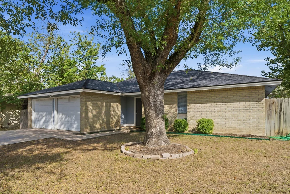 Photo of 1601 Sagebrush DR