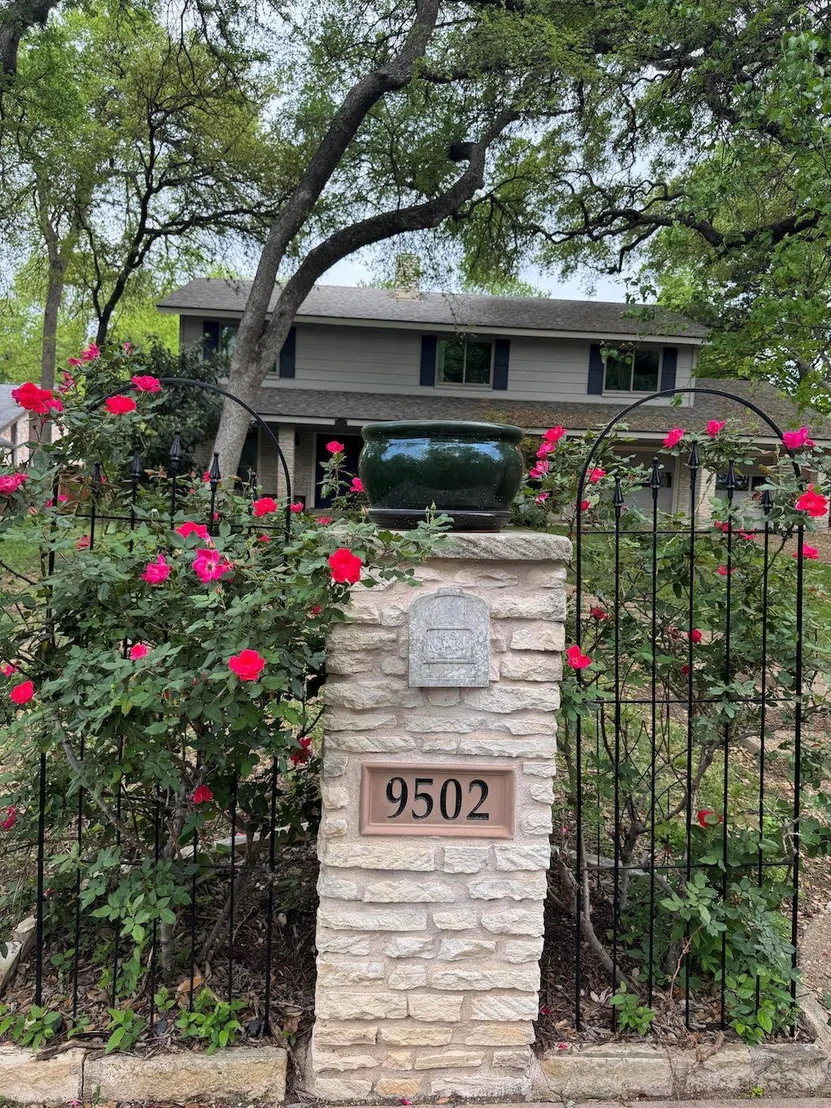 Photo of 9502 Castlewood DR