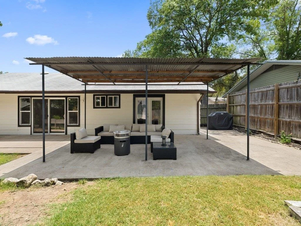 Photo of 7004 Twisted Oaks DR