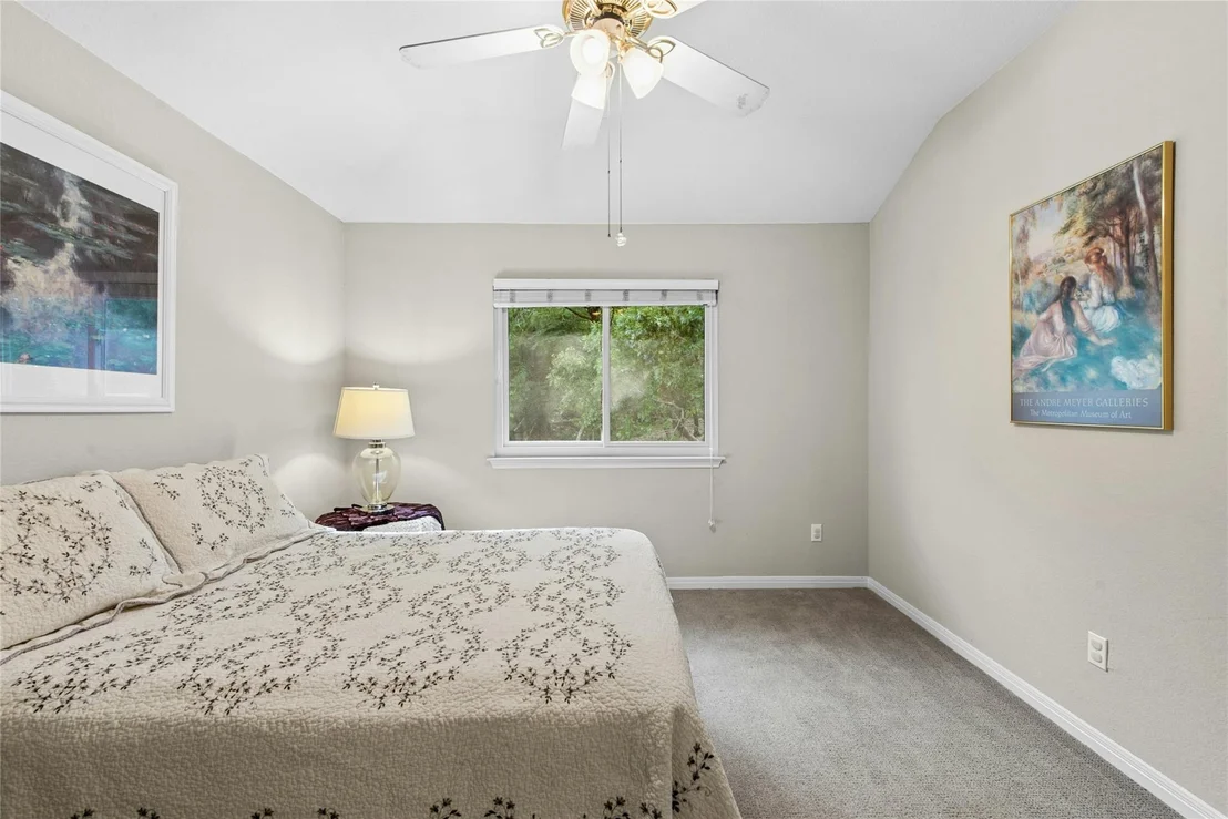 Photo of 5828 Taylor Draper CV