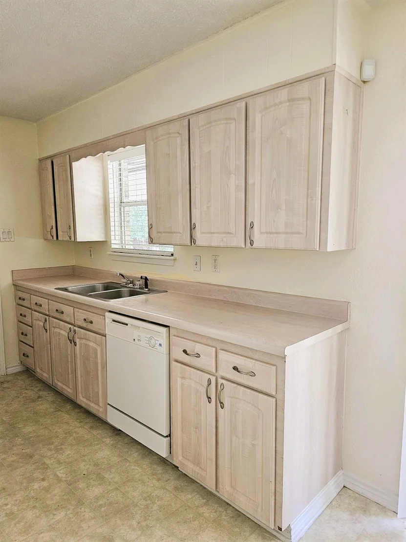 Photo of 305 Williams ST