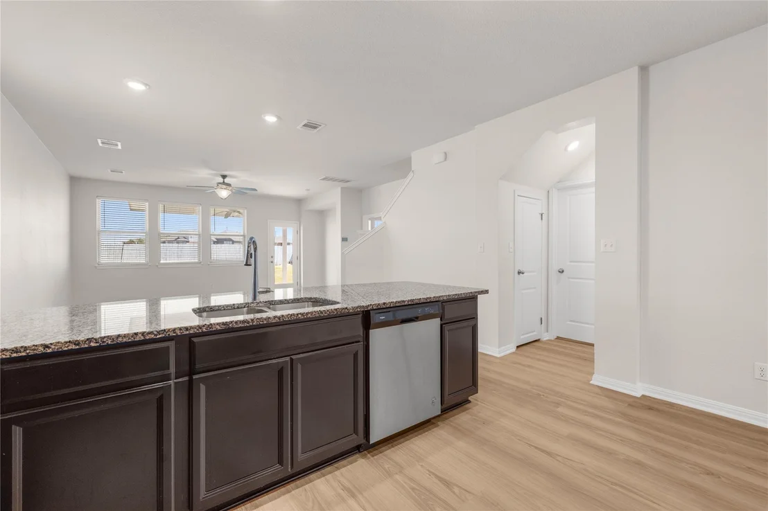 Photo of 6044 Genova PL