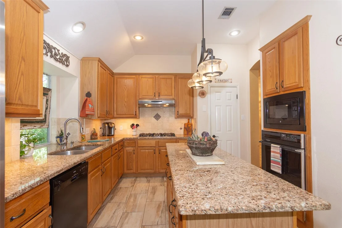 Photo of 6411 CLAIRMONT DR