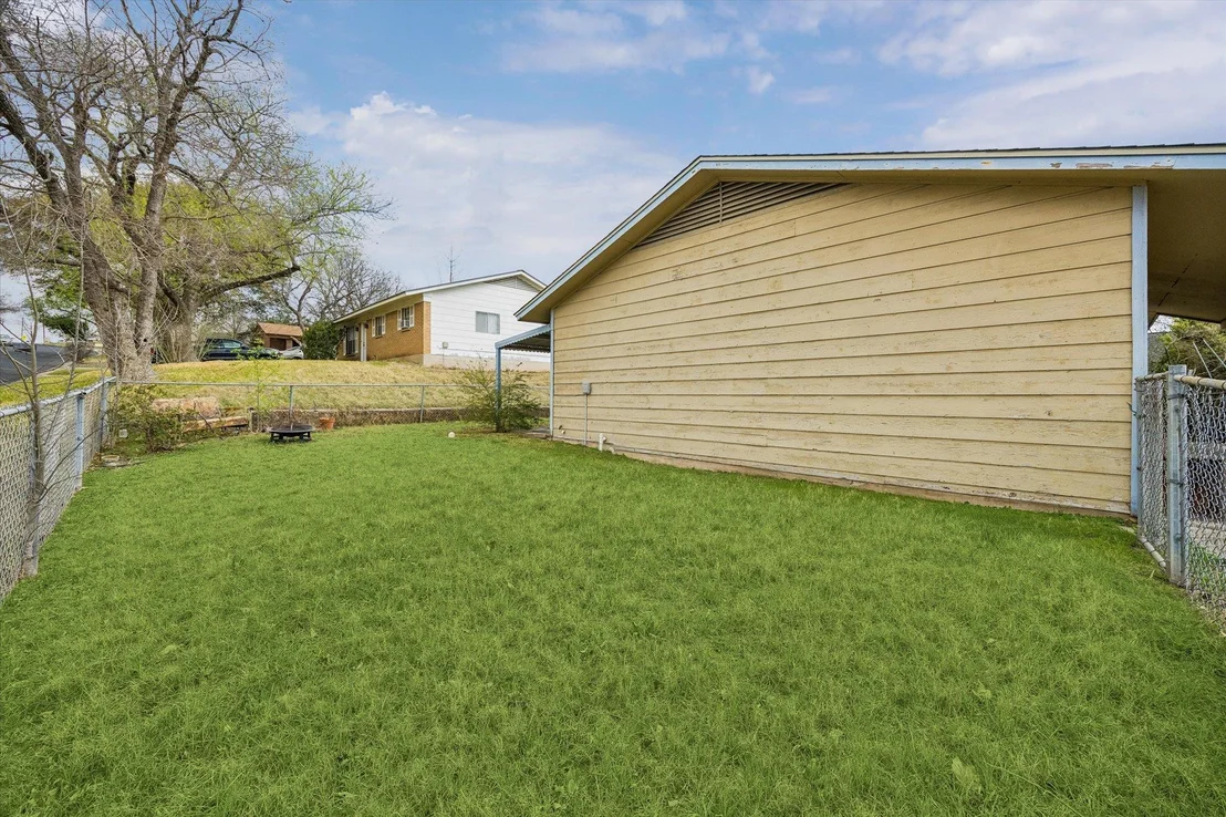Photo of 6811 Wake Forest LN
