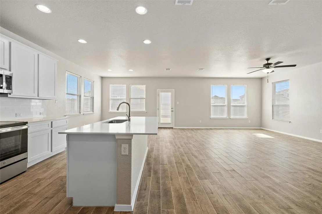 Photo of 5000 Black Onyx DR