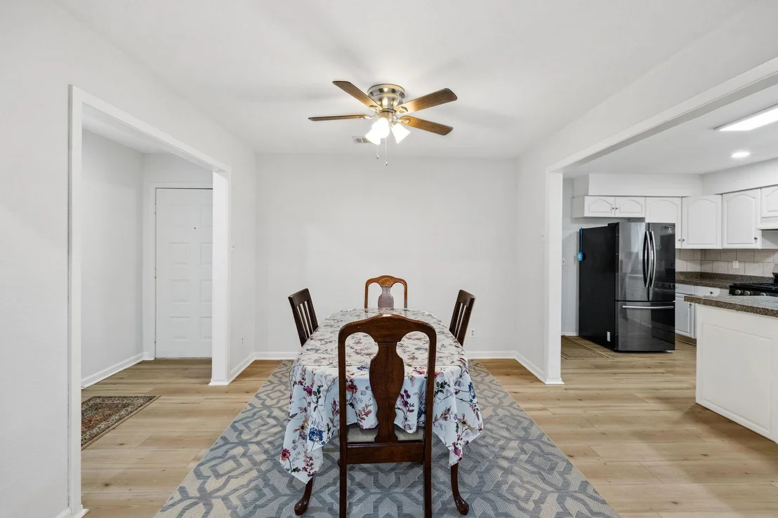 Photo of 607 Elderberry CV