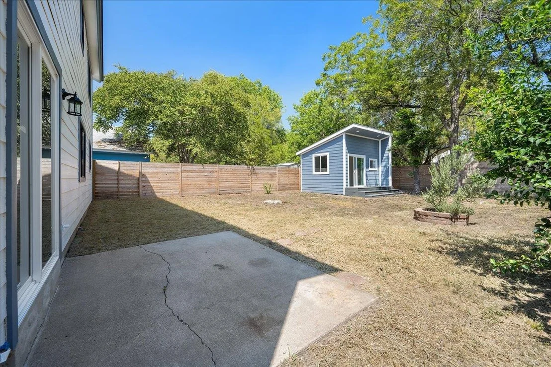 Photo of 1404 Deupree DR
