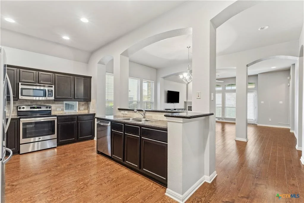 Photo of 6409 Louise LN