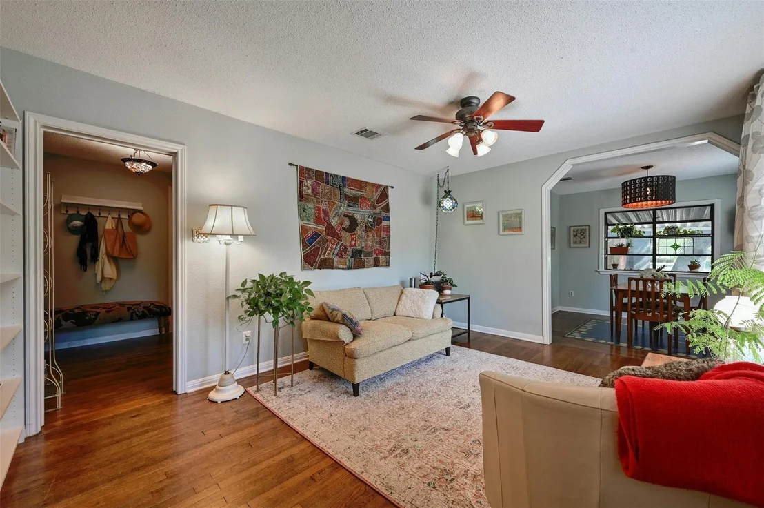 Photo of 5106 Valley Oak DR