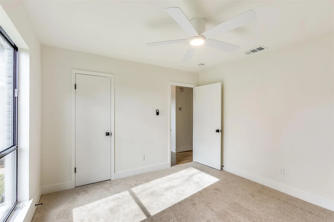 Photo of 1720 Pine Knoll DR