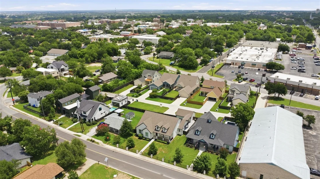 Photo of 1009 Scenic DR