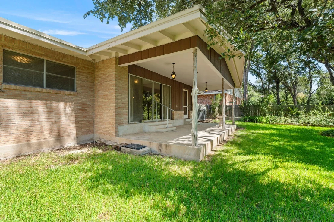 Photo of 3101 El Camino DR