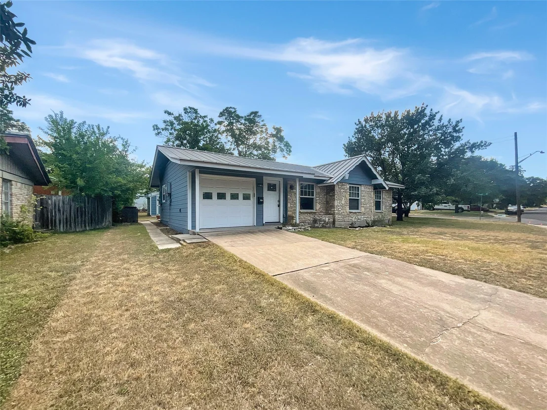 Photo of 8801 Parkfield DR