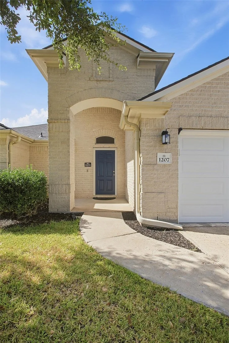Photo of 1207 Utopia LN