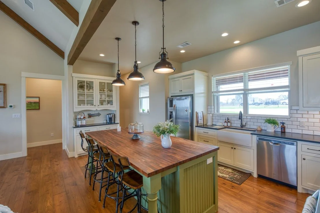 Photo of 104 Schoolhouse LN