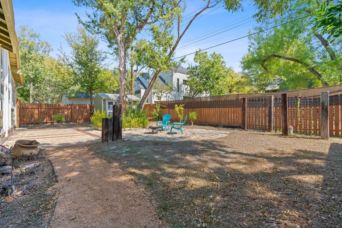Photo of 2405 Forest Ave