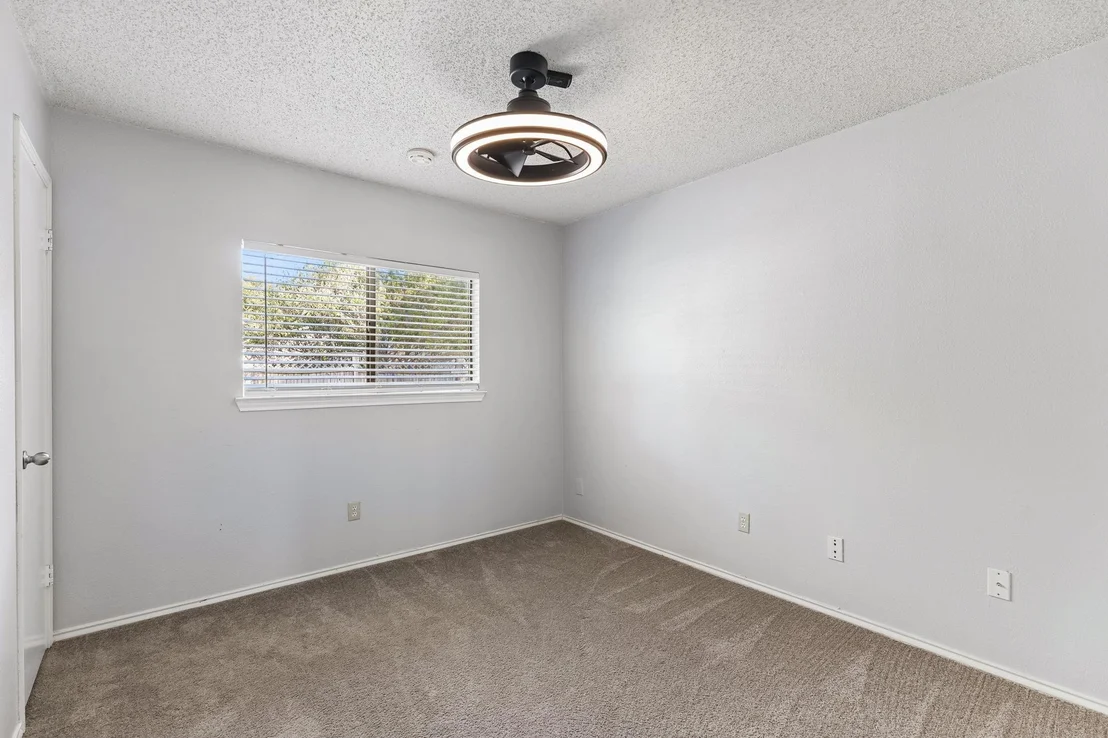Photo of 1709 Hatch RD