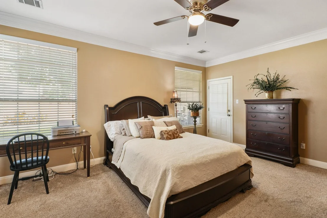 Photo of 1028 Thackeray LN