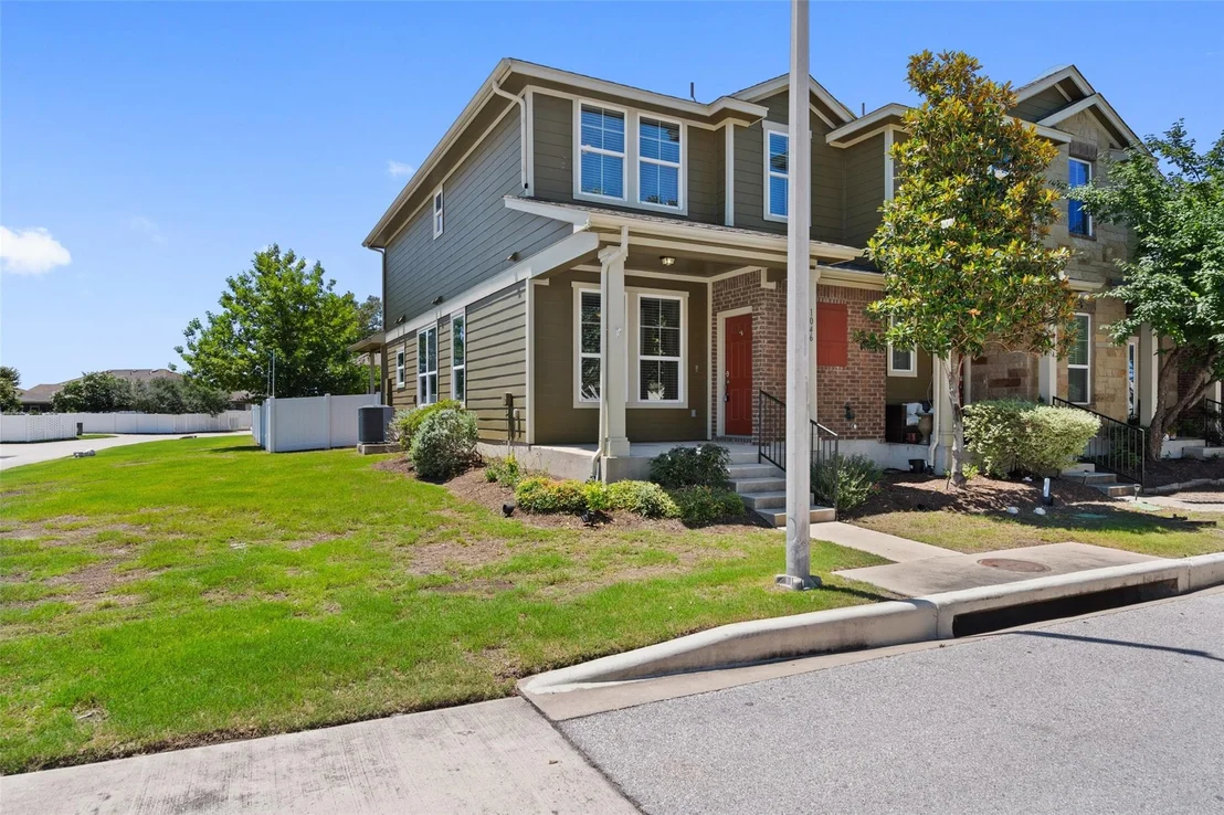 Photo of 1046 Lost Pines LN