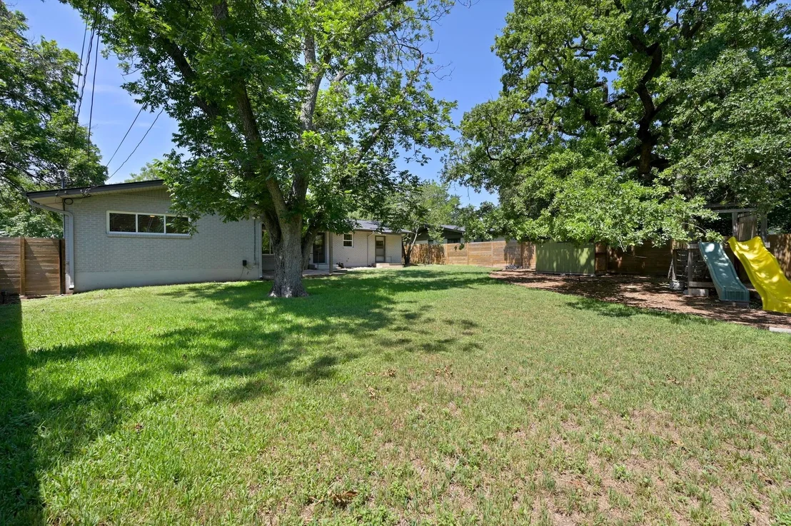 Photo of 1802 Corona DR
