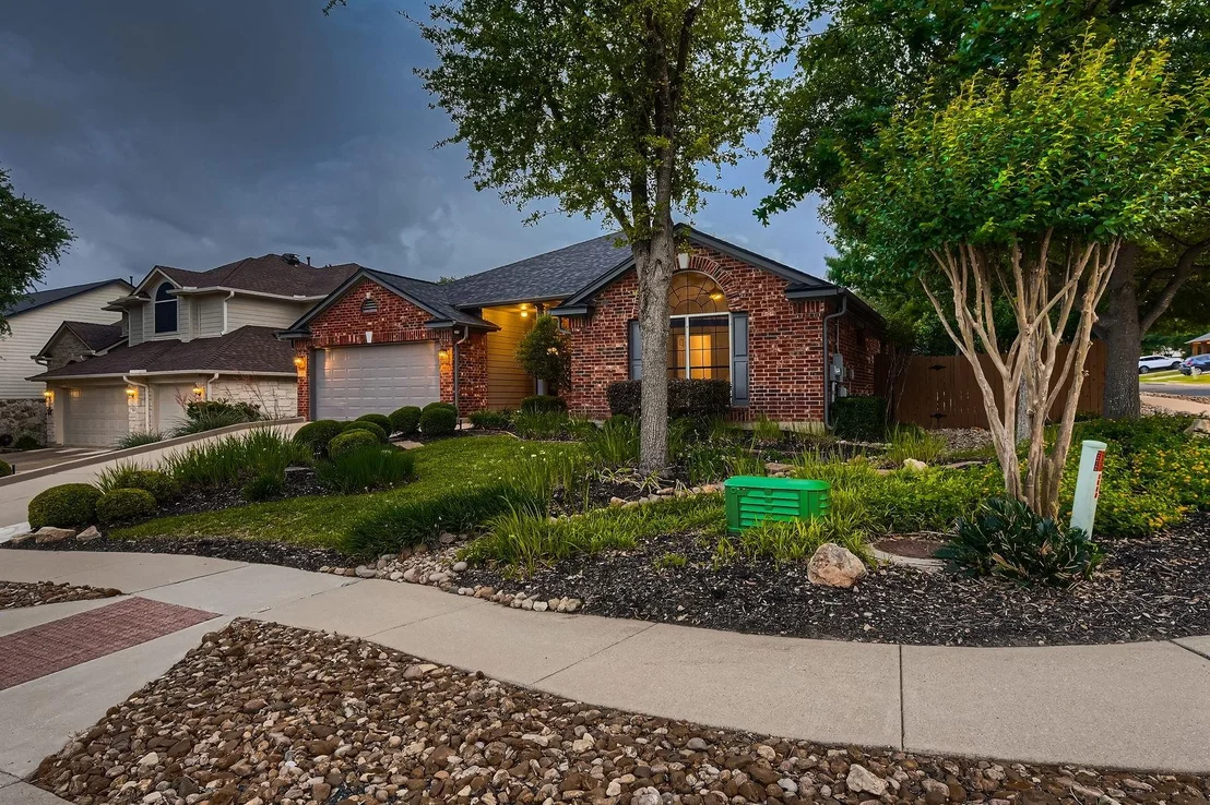Photo of 2917 Perceval LN