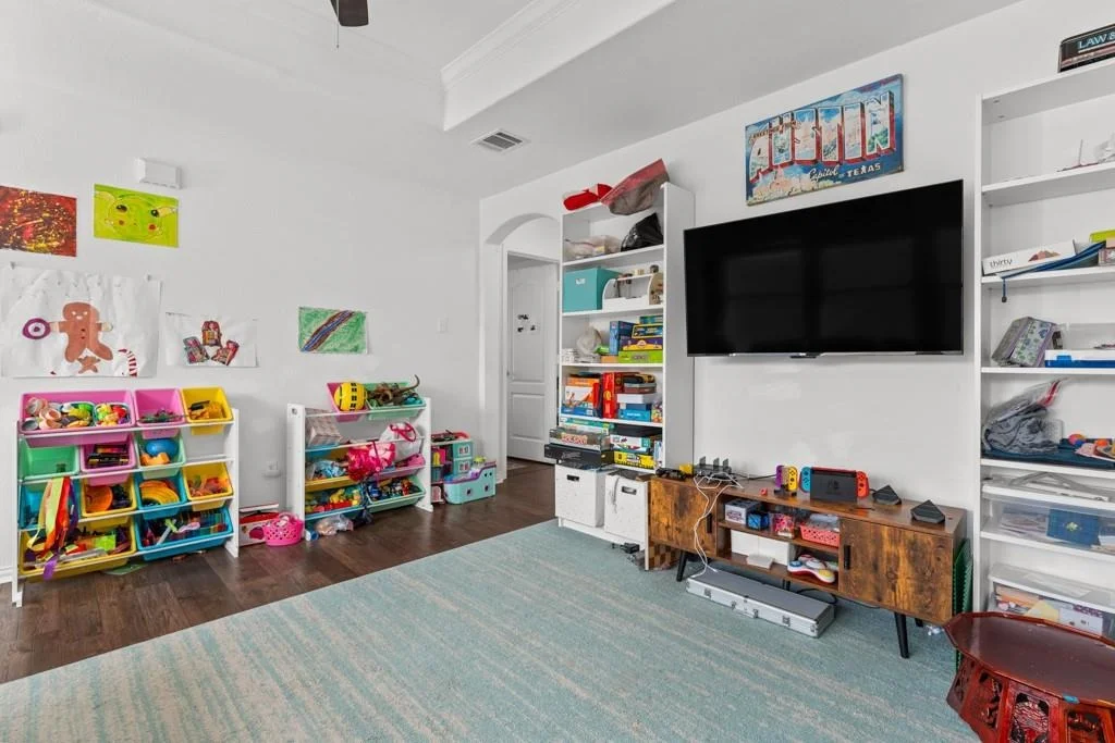 Photo of 1047 Giberson WAY
