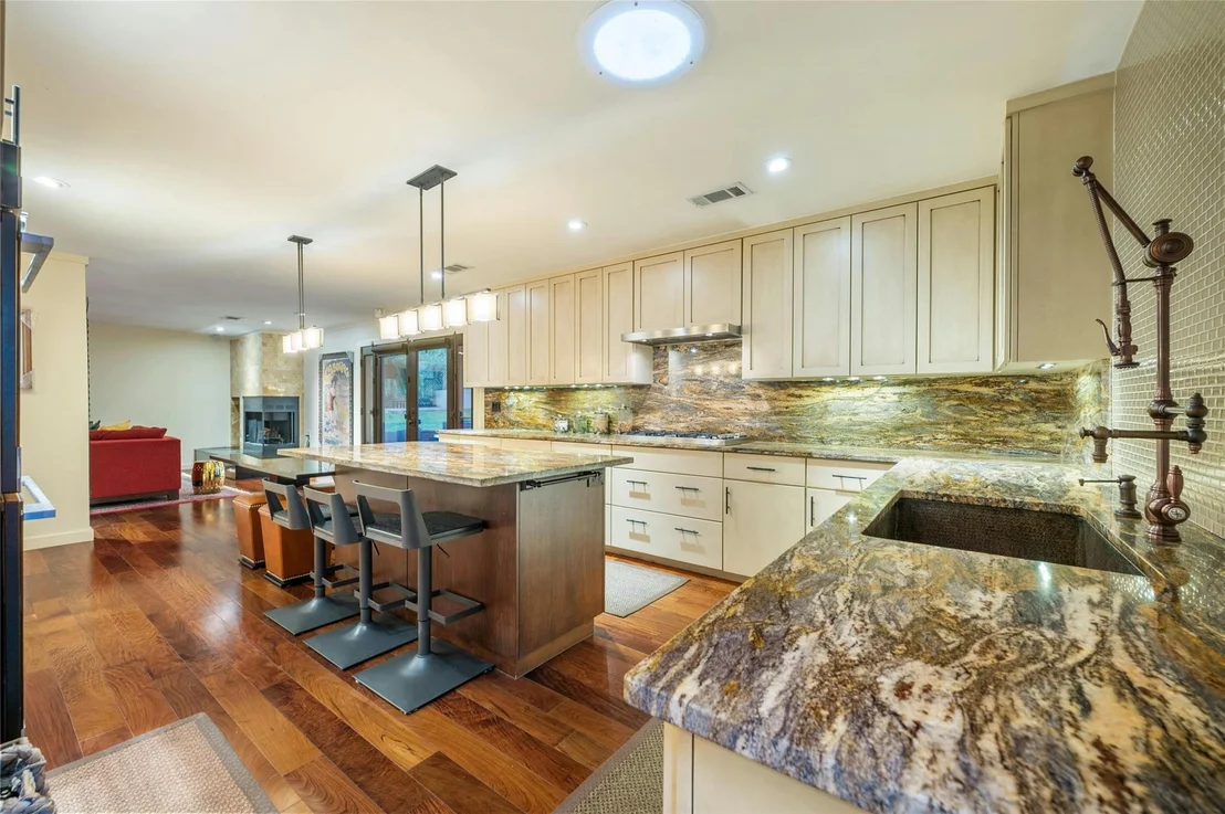 Photo of 6108 Highlandale DR