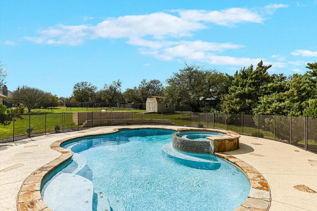Photo of 604 Lake Side CV