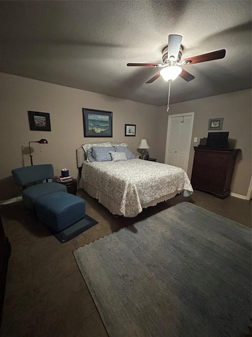 Photo of Unit D at 11121 Pinehurst DR