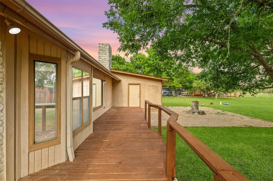 Photo of 708 Post Oak DR