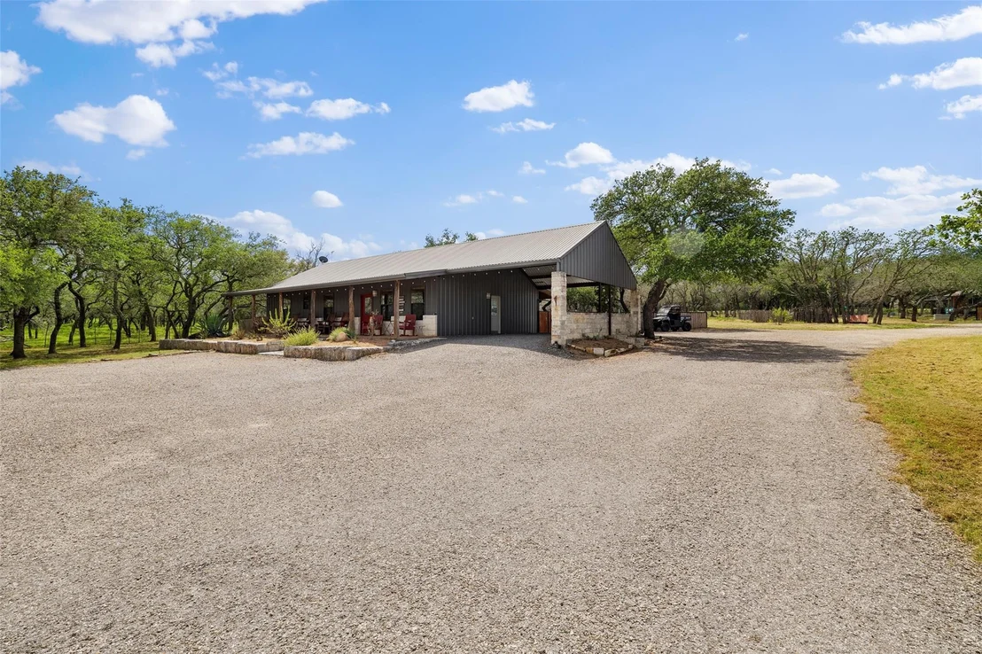Photo of 2631 N US 281 Highway