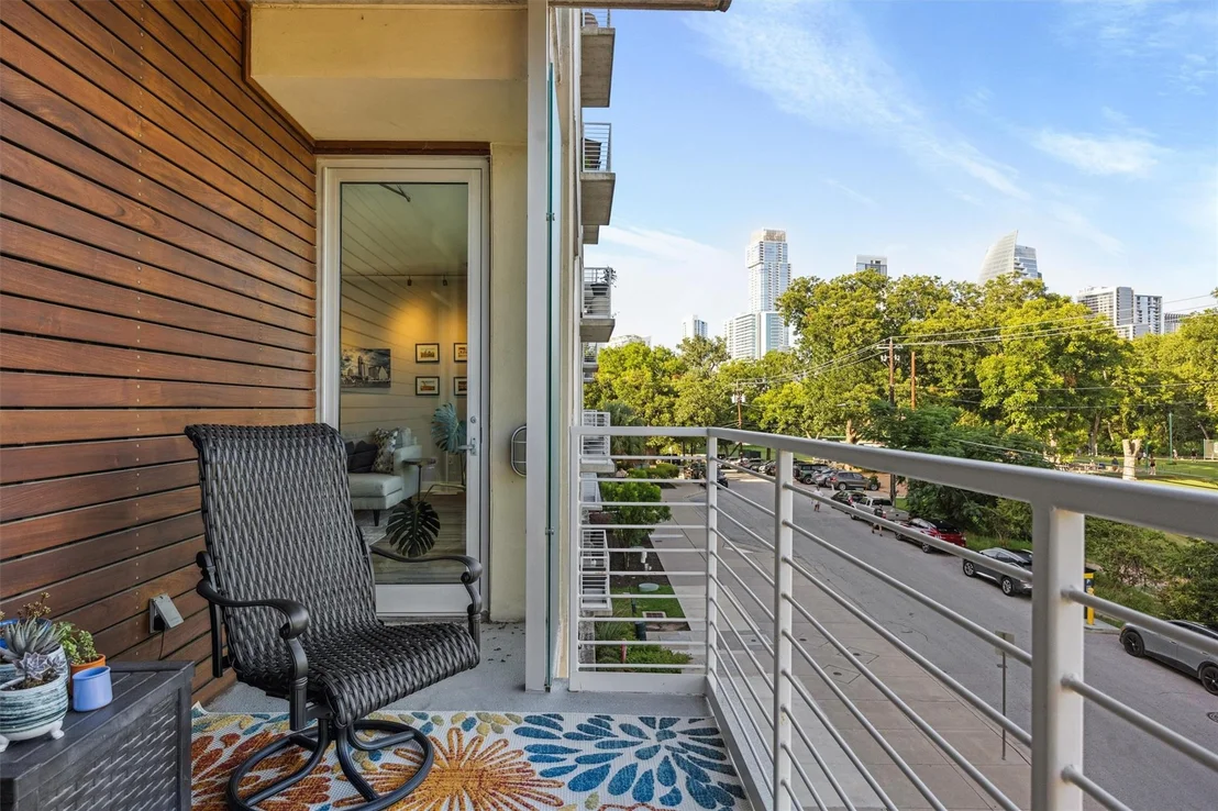 Photo of Unit 301 at 210 Lee Barton DR