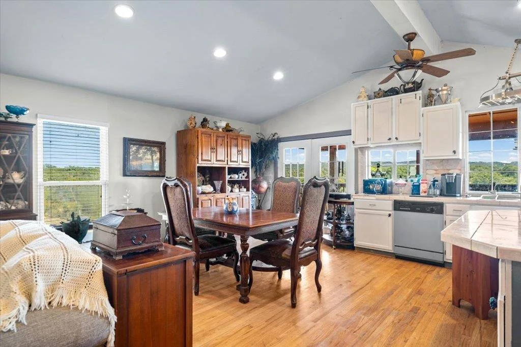 Photo of 3615 Peninsular DR