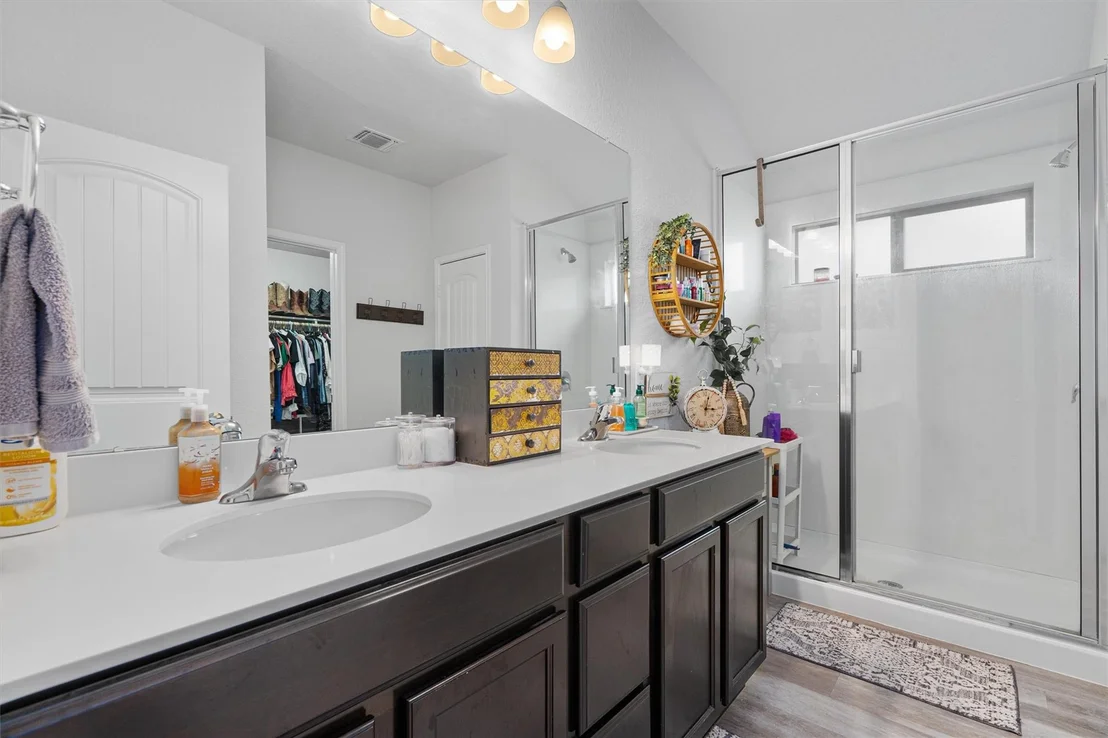 Photo of 138 Beth Ann LOOP