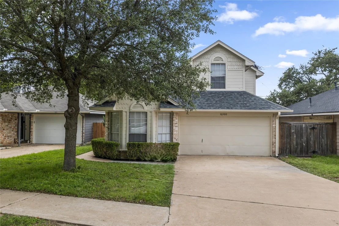 Photo of 16900 Village Oak LOOP