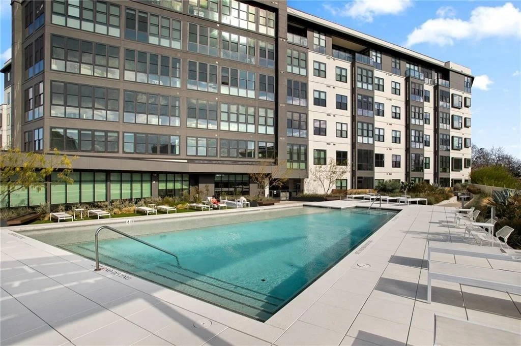 Photo of Unit 409 at 800 Embassy DR