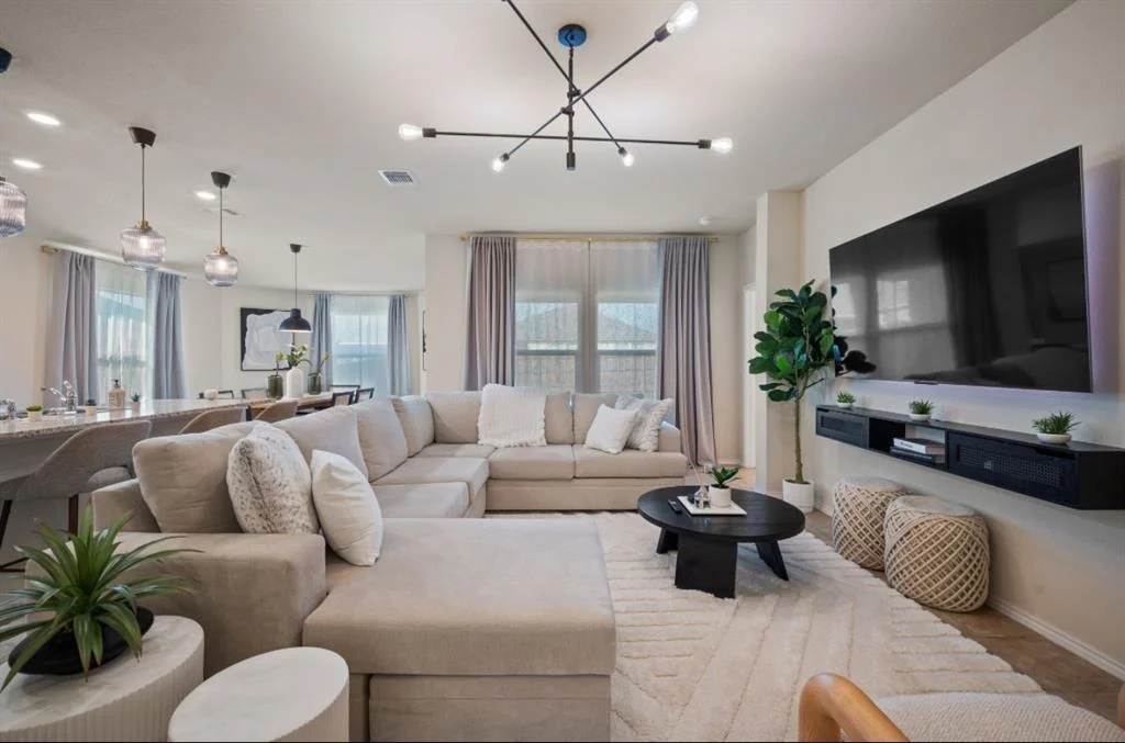 Photo of 140 Rearden BLVD