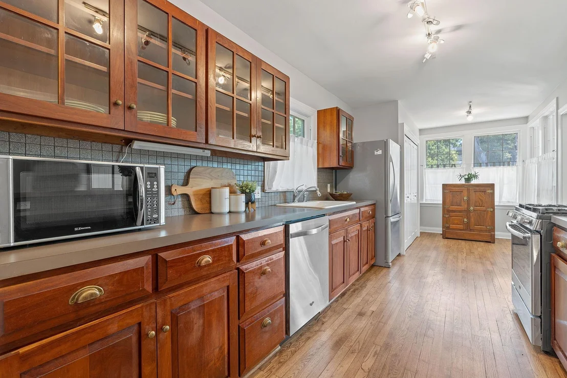 Photo of 2405 Forest Ave