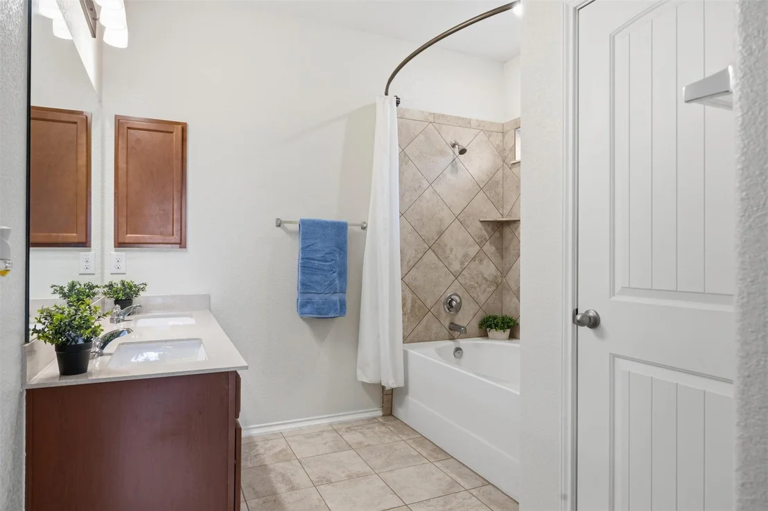 Photo of 16616 Brogan LN