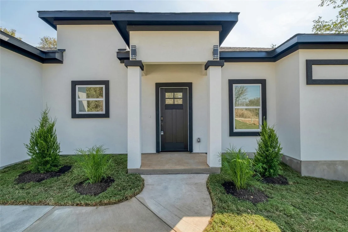 Photo of 121 Diamond Head DR