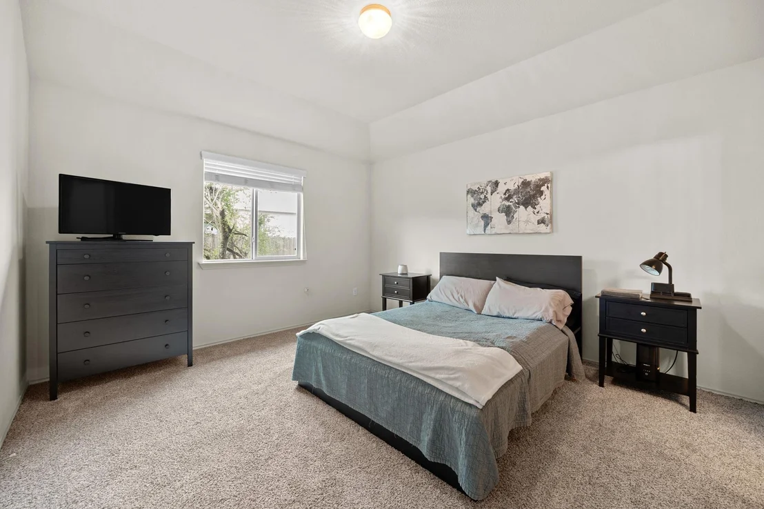 Photo of 621 Amber LN