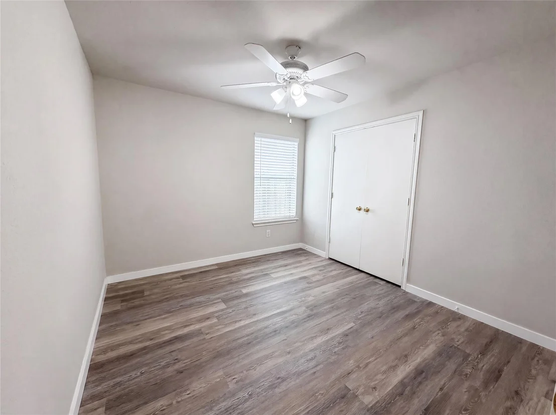 Photo of 1076 Shadow Creek BLVD