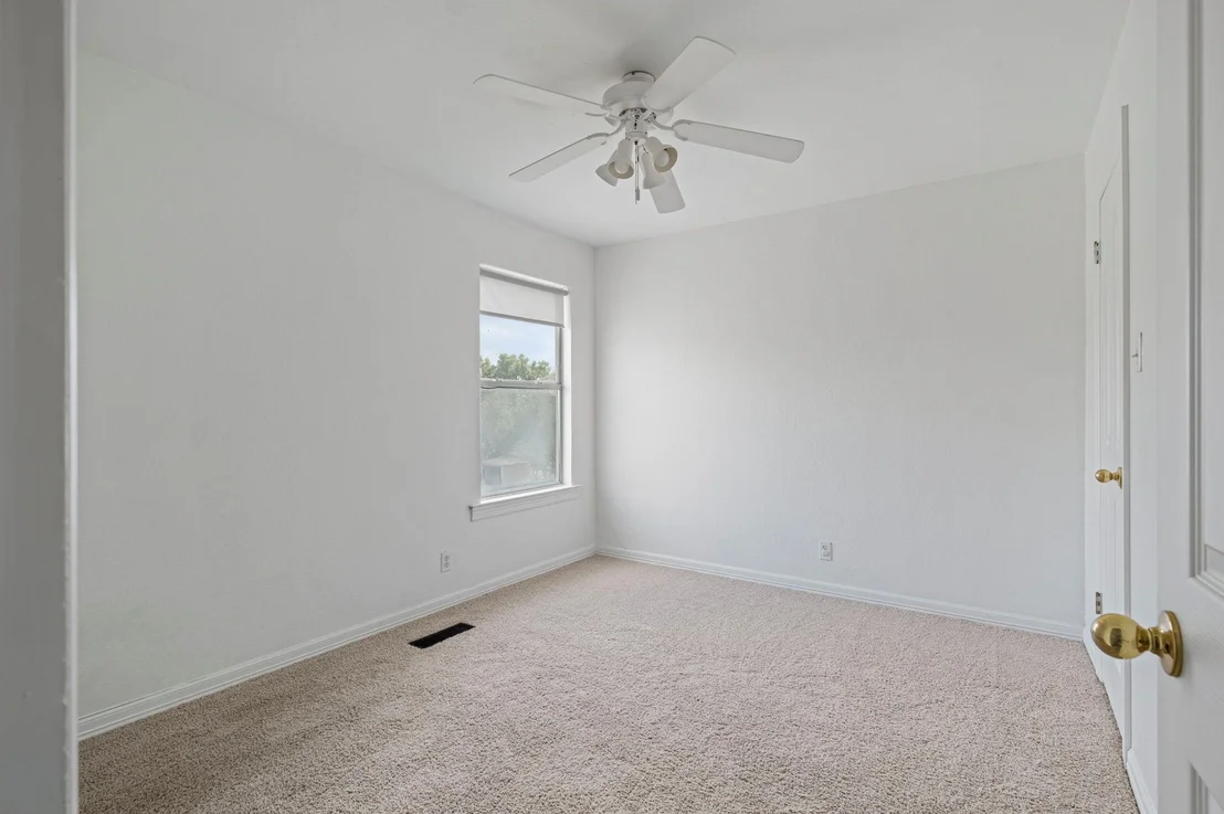 Photo of 8401 Longview RD