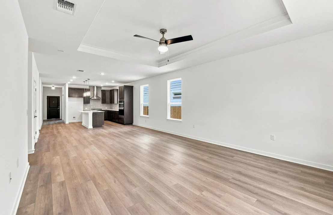 Photo of 129 Adlai Ave