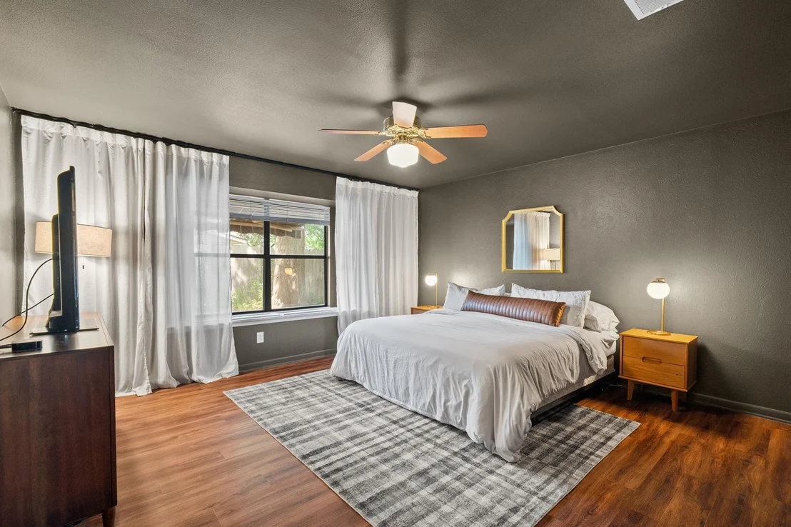 Photo of 301 Tallwood DR