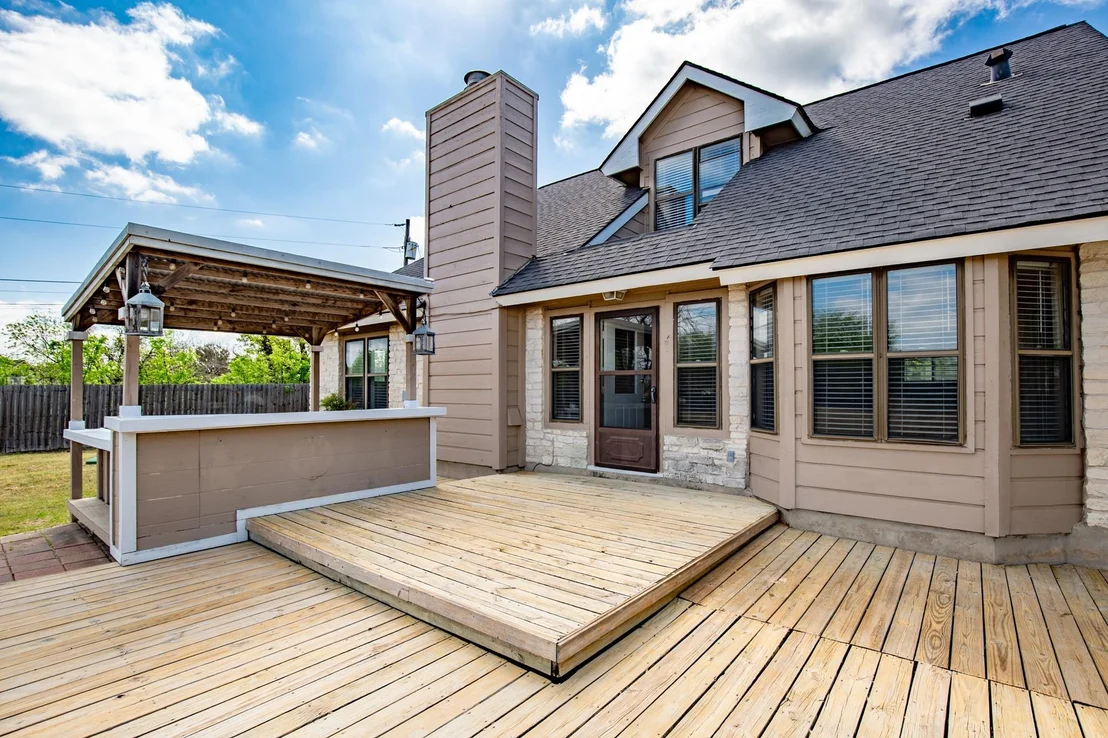 Photo of 1200 VAPOR DR
