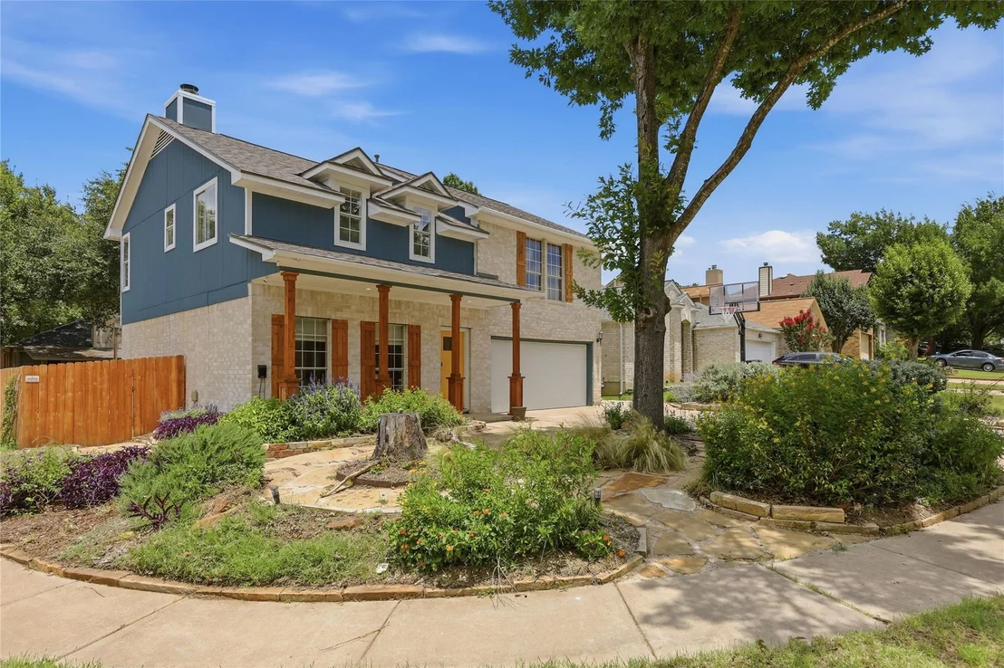 Photo of 2424 Roundabout LN