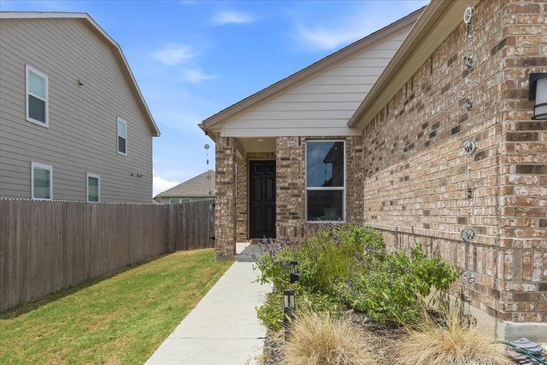 Photo of 223 Pitkin DR
