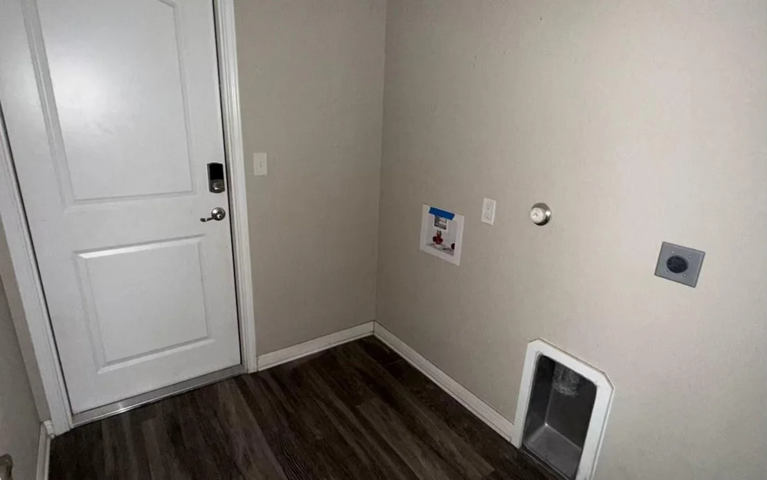 Photo of 655 Oak LN